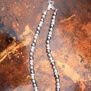 Vintage  NAPIER silver and grey glass pearl necklace